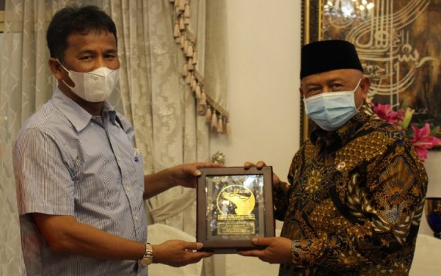 BP Batam Menindaklanjuti Investasi Pengusaha Uni Emirat Arab Kepala BP Batam Muhammad Rudi dalam kunjungannya diterima langsung oleh Duta Besar RI untuk PEA (Persatuan Emirat Arab), Y.M. Husin Bagis di Wisma Duta Besar, Abu Dhabi. Istimewa