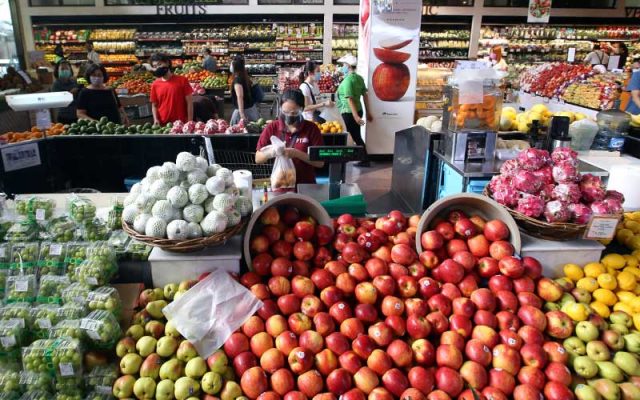 suasana di salah satu super market di Jakarta, Rabu (9/9/2020). Bisnis - Abdullah Azzam