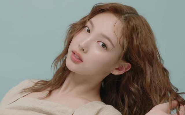 Ini yang Bikin Ngerap Lebih Sulit daripada Nyanyi Menurut Nayeon