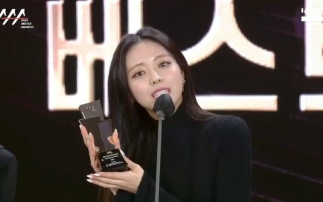 AAA 2021: Visual Yuna ITZY yang Kelewat Cantik Curi Perhatian