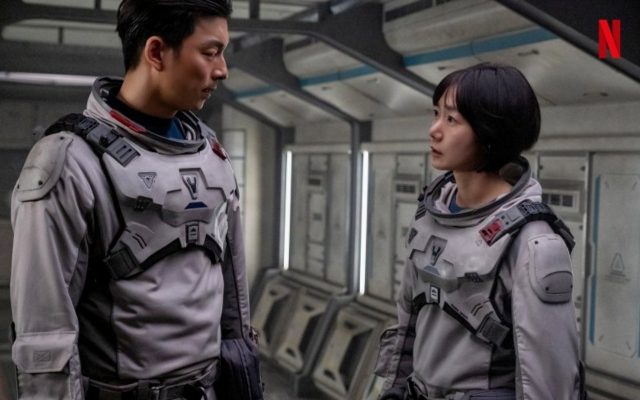 Tayang Hari ini, Intip Keseruan Gong Yoo dan Bae Doona