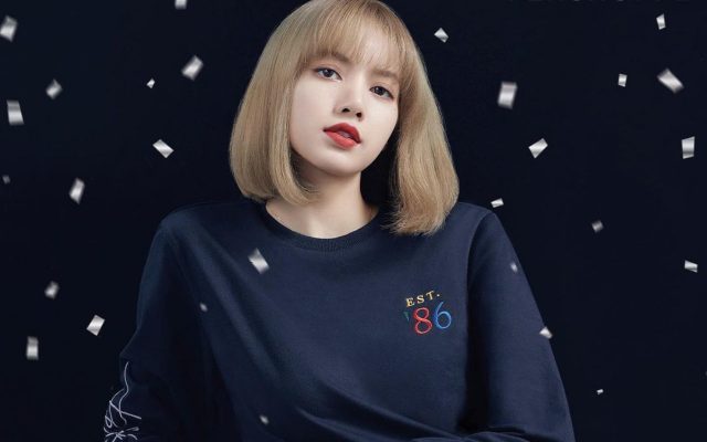 Lisa BLACKPINK Nonton Konser TWICE, Seperti Ini Gaya Imutnya