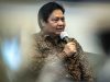 Menko Perekonomian Airlangga Hartarto menyampaikan paparan saat Refleksi Capaian 2021 dan Outlook Ekonomi 2022 di kantor Kementerian Koordinator Perekonomian, Jakarta, Kamis (30/12/2021). ANTARA FOTO - Muhammad Adimaja