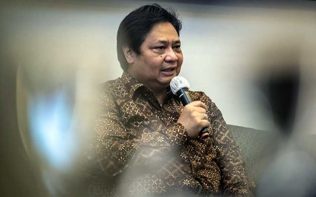 Menko Airlangga Optimistis Kinerja Ekspor RI Masih Kuat pada Semester Menko Perekonomian Airlangga Hartarto menyampaikan paparan saat Refleksi Capaian 2021 dan Outlook Ekonomi 2022 di kantor Kementerian Koordinator Perekonomian, Jakarta, Kamis (30/12/2021). ANTARA FOTO - Muhammad Adimaja