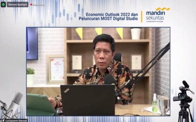 Chief Economist Mandiri Sekuritas Leo Putera Rinaldy dalam acara Mandiri Sekuritas Economic Outlook 2022, Selasa (30/11/2021) - Mandiri Sekuritas