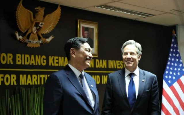 Menteri Koordinator Bidang Kemaritiman dan Investasi, Luhut B. Pandjaitan bertemu dengan Menteri Luar Negeri Amerika Serikat (AS) Anthony Blinken di Jakarta, Selasa 14 Desember 2021 / Dok. Kemenko Marves