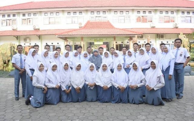BPS: Indonesia Alami Masa Keemasan Bonus Demografi, Tapi.. Siswa-Siswi SMA Negeri 1 Bumiayu. - Instagram