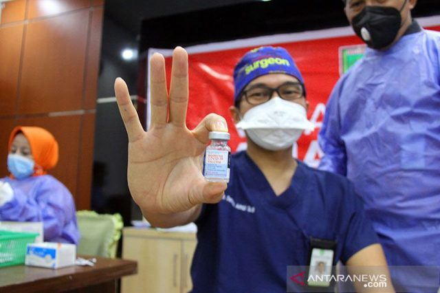 Kapan sebaiknya dapat booster Moderna setelah dua dosis Pfizer?
