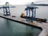 Foto udara aktivitas bongkarmuat di dermaga bongkar muat peti kemas Pelabuhan Indonesia IV (Persero) Kendari, Sulawesi Tenggara, Senin (3/1/2022).ANTARA FOTO - Jojon