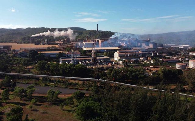 Foto udara pabrik pengolahan nikel milik PT Aneka Tambang Tbk. di Kecamatan Pomalaa, Kolaka, Sulawesi Tenggara, Senin (24/8/2020). ANTARA FOTO - Jojon