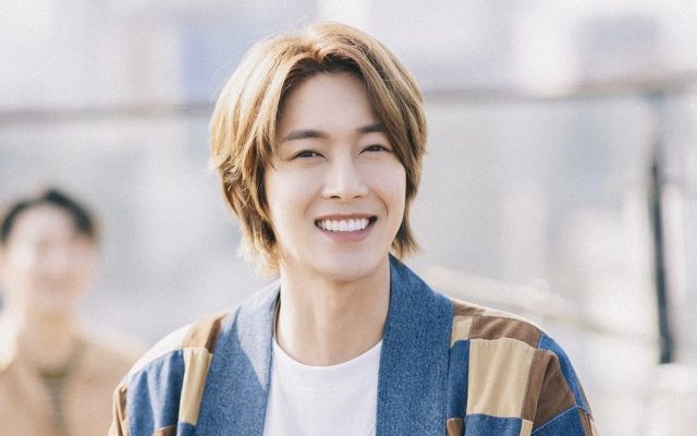Segera Menikah, 8 Potret Charming Kim Hyun Joong Calon Kepala