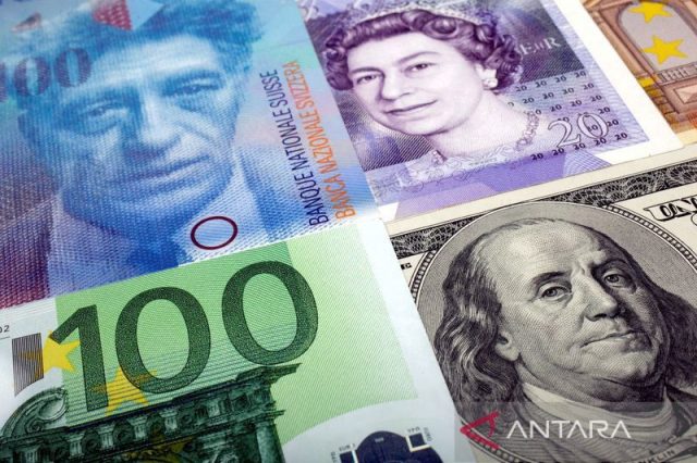 Ketegangan berlanjut di Ukraina, picu kenaikan dolar AS