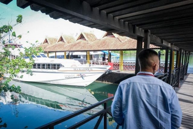 Sejauh ini kami mendapat laporan dari Dinas Pariwisata Provinsi Kepulauan Riau, belum ada wisatawan mancanegara yang masuk," ungkap Menteri Pariwisata dan Ekonomi Kreatif, Sandiaga Uno, dalam Weekly Press Briefing secara virtual,