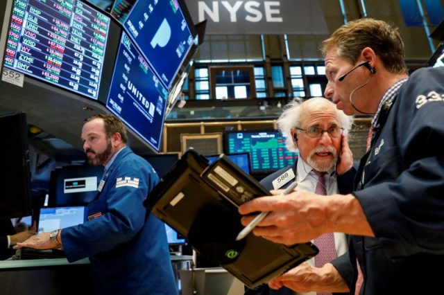 Wall St ditutup beragam, S&P 500 naik tipis setelah rilis