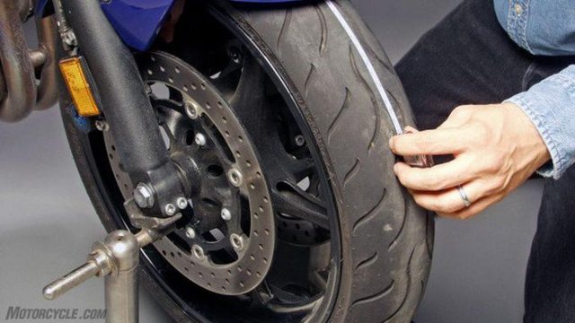 Punya Peran Penting, Begini Cara Merawat Ban Sepeda Motor yang Arief Aszhari