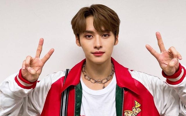 Outfit Manggung Lee Know Stray Kids Buat Tak Nyaman dan