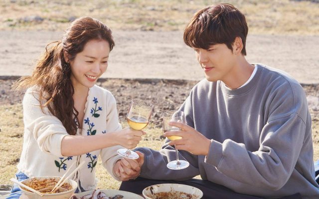 tvN Pamer BTS Momen Kencan Kim Woo Bin dan Han