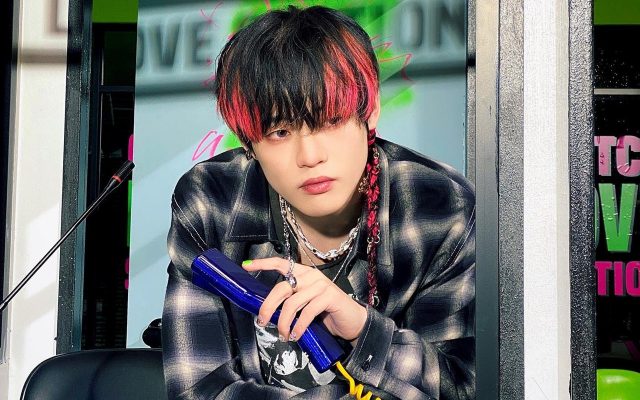 Potret Chenle NCT Dream Berburu 'Mie Ijo' di Supermarket Jakarta