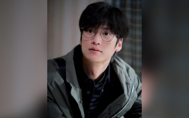 Na In Woo Perdana Coba Gaya Baru di 'Cleaning Up',