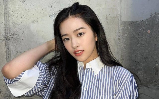 Ahn Yujin IVE Kenakan Pakaian Renang Mewah, Segini Perkiraan Harganya