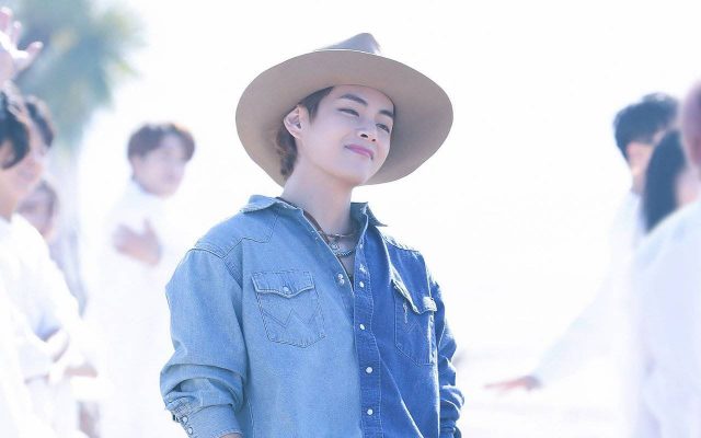 Grup Hiatus, Persiapan Album Solo V BTS Diungkap Penulis Lirik