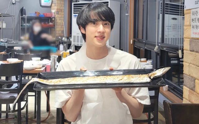 Jin BTS Dicurigai Liburan ke Jeju Bareng Artis Ini, Ada