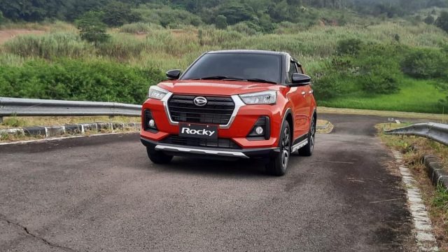Cara Mengemudi di Tanjakan dengan Mobil Manual, Tak Perlu Panik Arief Aszhari