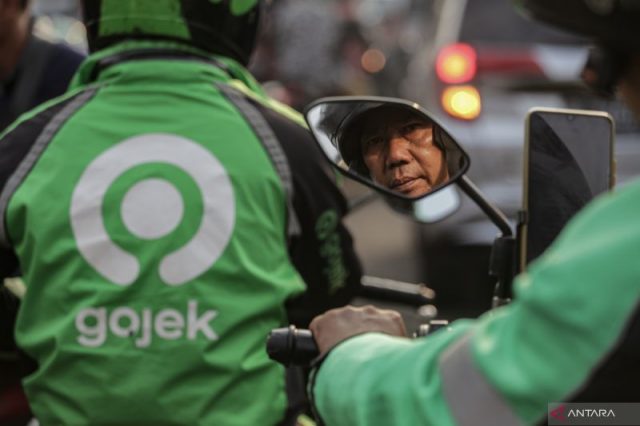 Kemenhub tunda pemberlakuan tarif baru ojek daring