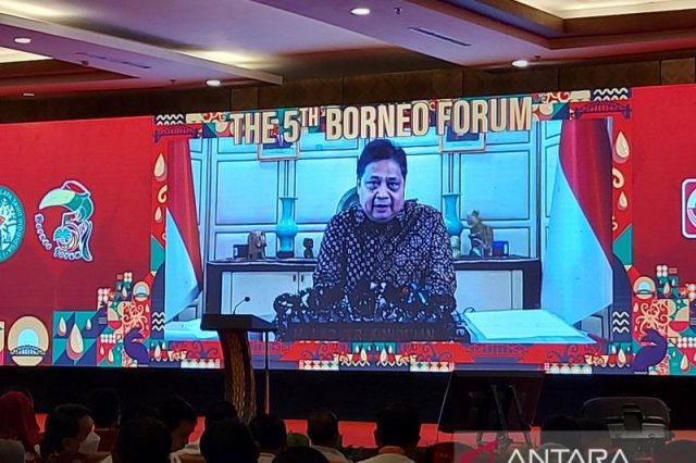 Menko Airlangga minta kepala daerah dukung industri sawit
