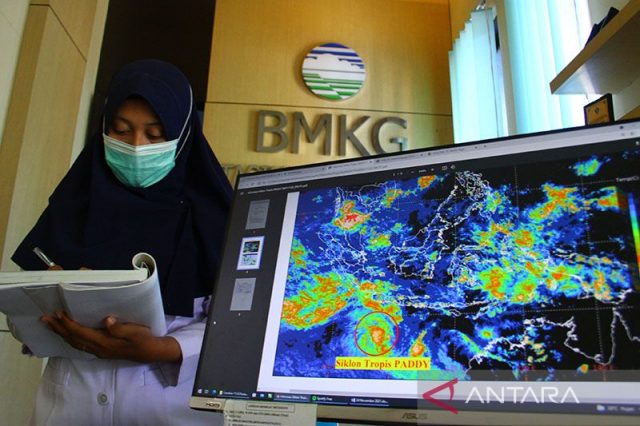 Sebagian besar wilayah Indonesia diperkirakan berawan