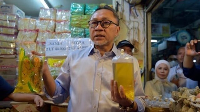 1676252733_mendag-zulhas-minyak-sayur.jpg