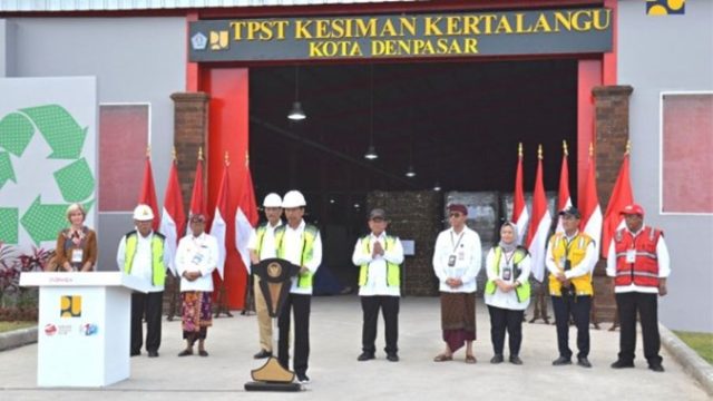 presiden-jokowi-resmikan-tpst-kota-denpasar-menteri-basuki-tingkatkan-layanan-pengelolaan-sampah-whatsapp-image-2023-03-14-at-121338.jpeg