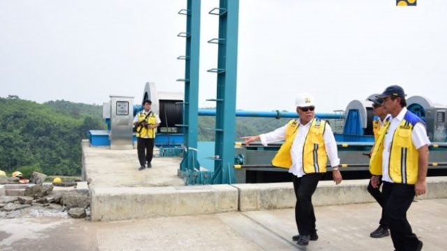 menteri-basuki-tinjau-bendungan-karian-di-lebak-banten-siap-penuhi-kebutuhan-air-baku-sebesar-146-m3detik-whatsapp-image-2023-06-09-at-092355.jpeg