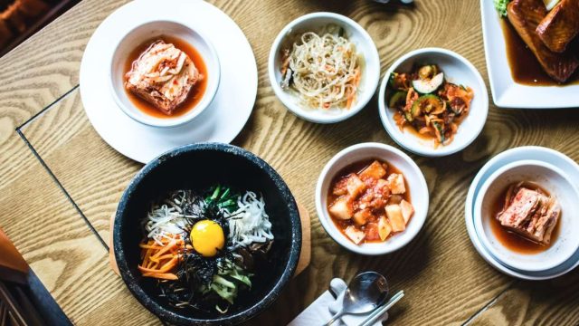 7-tips-memilih-restoran-kuliner-korea-halal-yang-paling-oke-artikel-kuliner