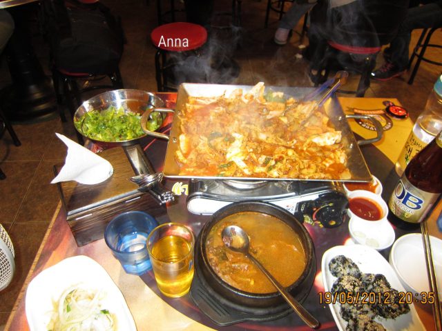 kuliner-malam-yang-menggugah-selera-di-seoul-restoran-terbaik-dan-makanan-ikonik