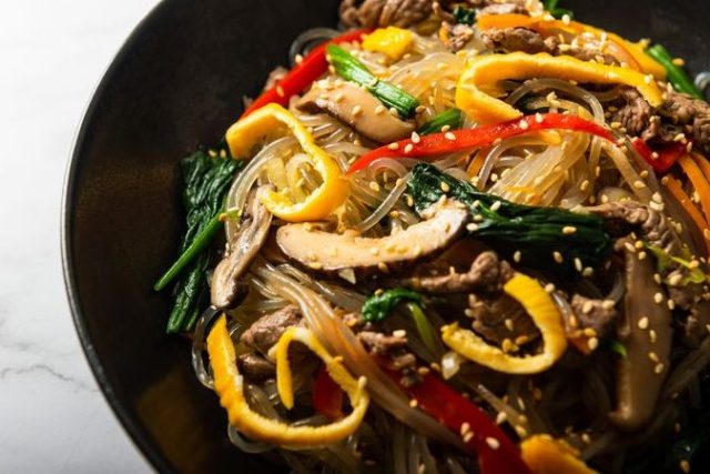 resep-sederhana-japchae-salad-mie-korea-yang-nikmat-dan-bergizi