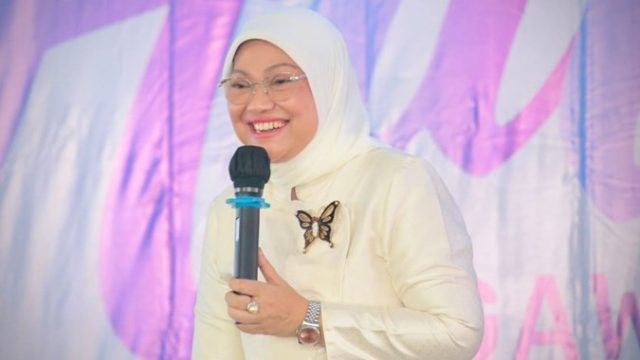 661e4b8adcc18-menteri-ketenagakerjaan-ida-fauziah_1265_711.jpg