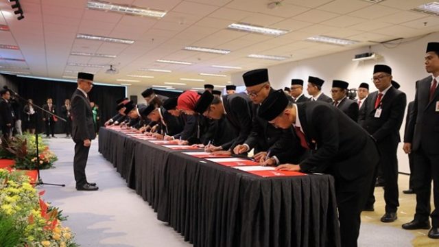 ojk-lantik-21-kepala-ojk-daerah1.jpeg