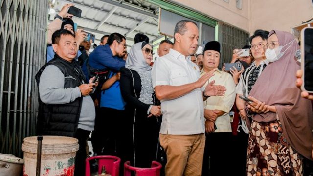 arsip-berita-tenang-menteri-esdm-jamin-umkm-tetap-dapat-lpg-3-kg-wb0eta4.jpeg