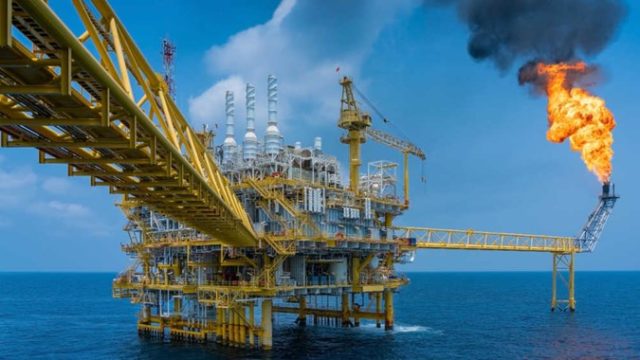 oil-and-gas-photographer_shutterstock_1085365172_rv.jpg